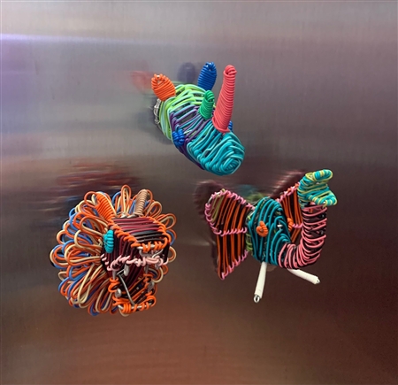 Wire magnet animal heads