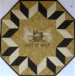 Center Stage - Love to Quilt with Sewing Machine - Small Wall Hanging Kit