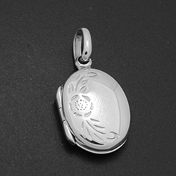 LPS1028 - Silver Small Oval Flower Design Locket