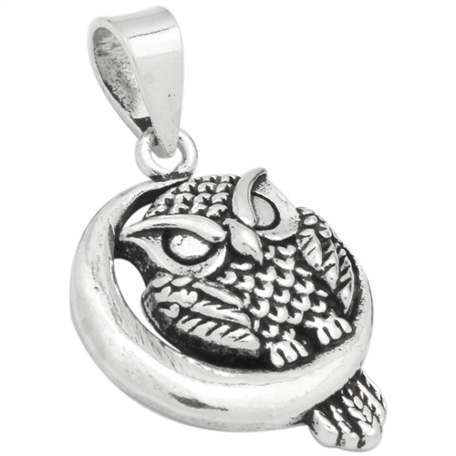 PHP1026 - Silver Owl in Moon Pendant 21mm