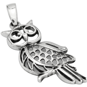 PHP1027 - Silver Owl in Moon Pendant 24mm