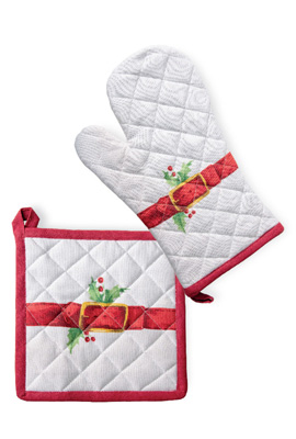 Ho Ho Ho Oven Mitt & Pot Holder Set