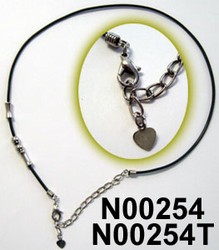 RUBBER NECKLACE BLACK WITH STAINLESS STEEL STONES
