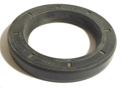 NV4500 Rear Seal GM with Bolt on Yoke, 18972, 17063 | Allstate Gear