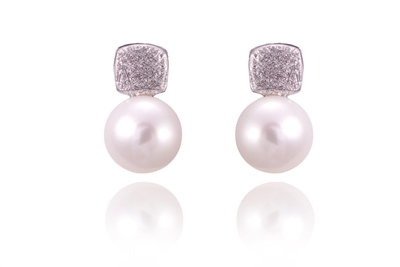 ELEGANT CULTURED SALTWATER PEARL EARRINGS