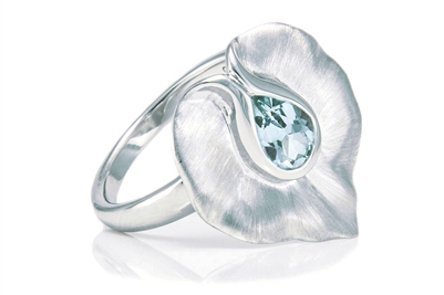 BLUE TOPAZ SMOOTH LILY RING