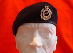 Royal Engineers Beret + Royal Engineer Metal Beret Badge