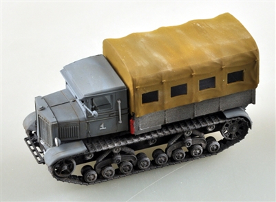 35113 1/72 Soviet Voroshilovets Tractor with khaki tarpaulin