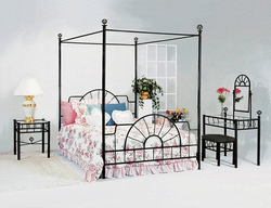 Foundry Canopy Bed CM4115