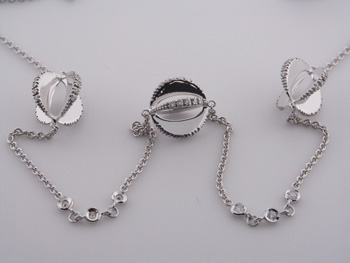 NEC1059 18k White Gold Diamond Necklace