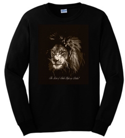 The Lion Of Judah Fights My Battles Men's Long Sleeve T-Shirt in Black