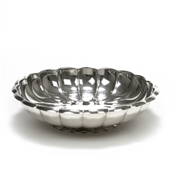 Holiday by Reed & Barton, Silverplate Centerpiece Bowl, Footed