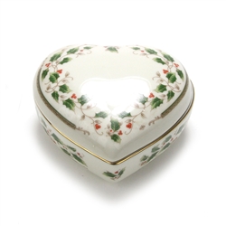 Holly Holiday by Royal Limited, China Box, Heart