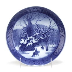 Christmas Plate by Royal Copenhagen, Porcelain Decorators Plate, The Royal Oak