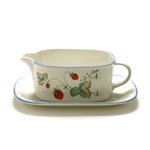 Luscious by Savoir Vivre, Stoneware Gravy Boat & Tray