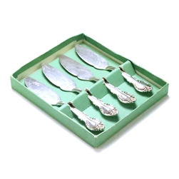 Silver Fashion by Holmes & Edwards, Silverplate Butter Spreaders, Set of 4, Flat Handle