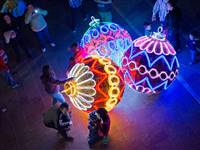 4' LED 3D Tinsel Ball