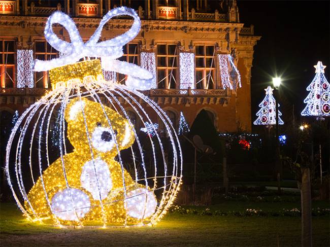 8' LED 3D Tinsel Bear in Ornament