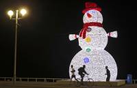 10' x 6.5' LED 3D Tinsel Snowman