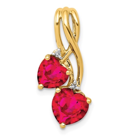 2 ct heart Ruby Essence pendant in yellow gold.
A pendant with 1.25 ct and 0.75 ct stone.