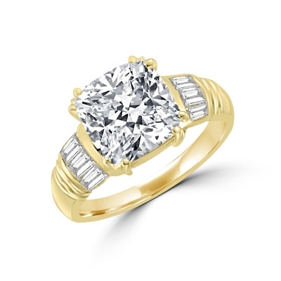 Ring – cushion cut stone with baguettes
