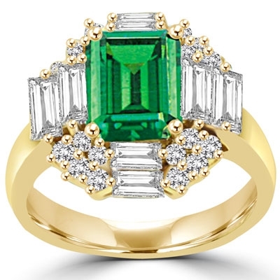 Ring – emerald cut emerald stone, baguettes on 4 sides