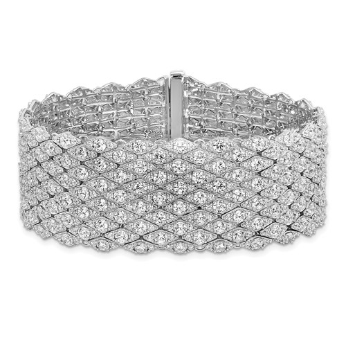 A majestic looking bracelet of Diamond Essence round brilliant masterpieces, 23.0 cts.t.w. in Platinum Plated Sterling Silver.