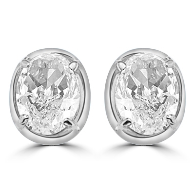 Oval studs diamond earring in silver