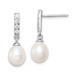 Diamond Essence Designer Earring with round brilliant melee and 8-9 mm fresh water Cultured Pearl. Perfect for all occasions, 1,5 Cts. T.W. in Platinum Plated Sterling Silver.