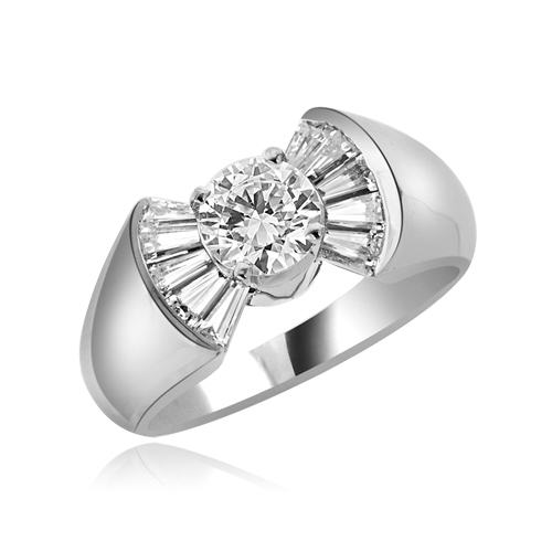 0.75ct Flaunt off round sits atop ring in silver