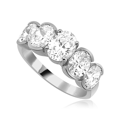Ring with 5 oval-cut diamond essence stones