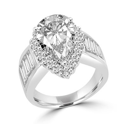 4ct pear cut diamon & baguettes in white gold ring