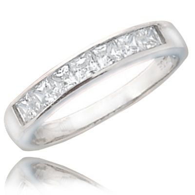 0.70 ct elegant band princess cut diamond ring in White gold