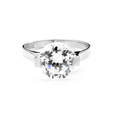 Solid White Gold ring with 5.0 cts. round Diamond