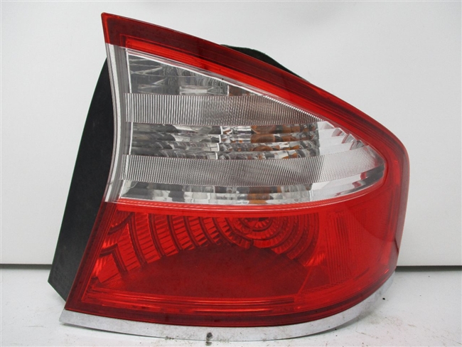 2008 to 2009 Legacy Sedan RH Passenger Taillight 84913AG44A