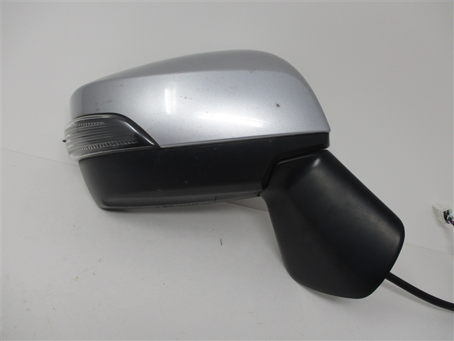 2015 to 2018 WRX STI RH Passenger Side Mirror With Turn Signal 91036VA042