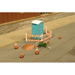 Bachmann 33114 HO Building Site Details SceneScapes Outhouse Wheelbarrow Barricade Traffic Cones and Dirt Pile