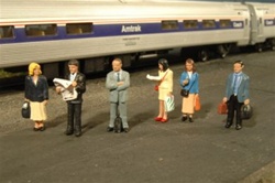 Bachmann 33160 O Standing Platform Passengers SceneScapes Pkg 6