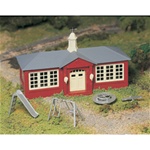 Bachmann 45611 O Plasticville U.S.A. Kits School House w/PlayGround Equipment