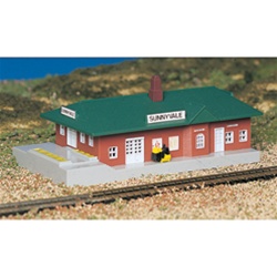 Bachmann 45908 N Passenger Station w/Figure Kit