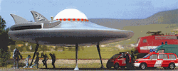 Busch 1010 HO UFO Flying Saucer Kit w/ Working Lights & 5 Alien Figures