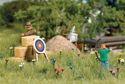 Busch 7865 HO Archery Range Action Set Figure with Bow Target Hay Bales