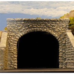 Chooch 8370 HO Double-Track Random Stone Tunnel Portal