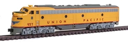 Kato 176-5317-DCC N EMD E8/9A DCC Union Pacific #957 Late Passenger Scheme Armour gray Nose Logo