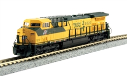 Kato 176-7036 N GE AC4400CW DC Chicago & North Western #8820