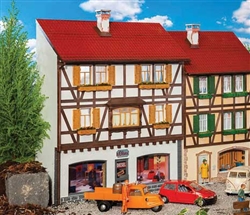 Pola 331777 G Half-Timber City House with Boutique Background-Low Relief Kit