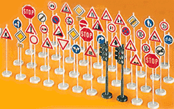 Preiser 18203 HO Road Signs Assorted Pkg 40