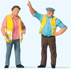 Preiser 28235 HO Man and Woman with Yellow Vests