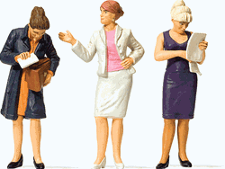 Preiser 44907 G Pedestrians 1:22.5 Scale Standing Women Pkg 3