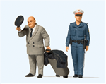 Preiser 44915 G Traveler & Female Police Officer